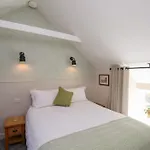 Holiday home A Stones Throw *