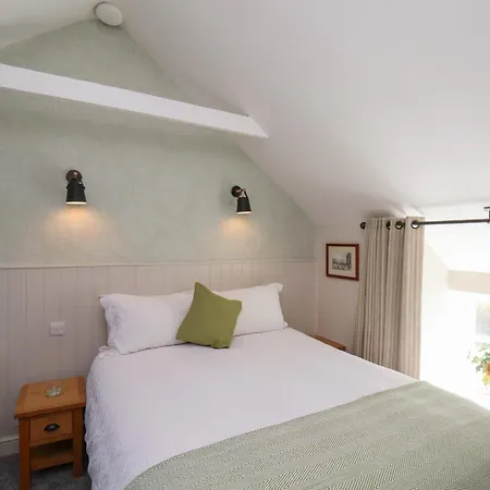 Holiday home A Stones Throw *